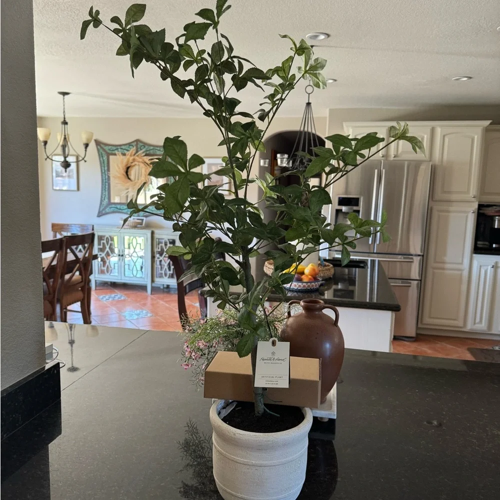 Hearth & Hand Magnolia 33